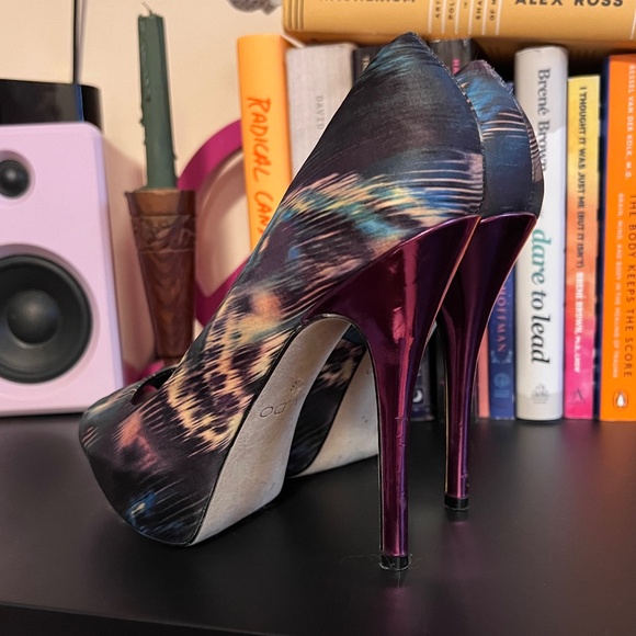 EUC Gorgeous Aldo Peep Toe Pumps - Picture 5 of 9